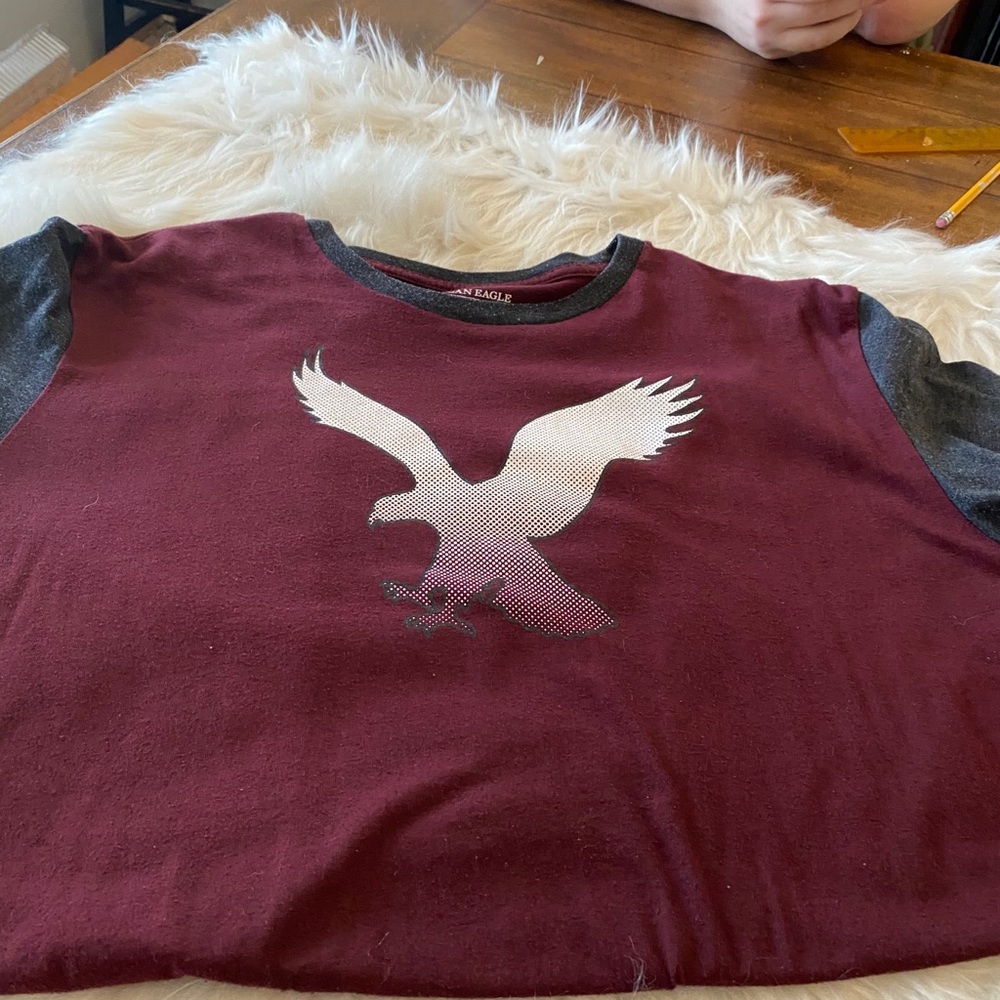 Men’s American eagle tee